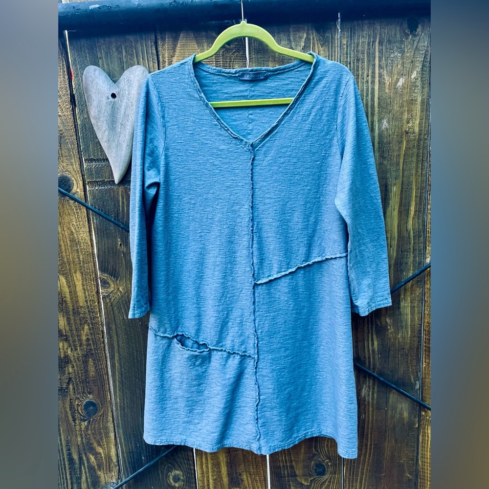 Cut-loose , dress tunic , long sleeve with front pocket